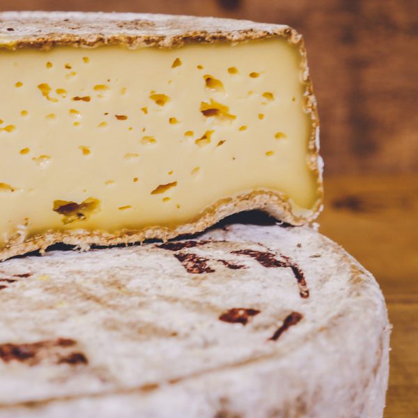 Vente fromages Tomme de Savoie - Annecy Haute Savoie